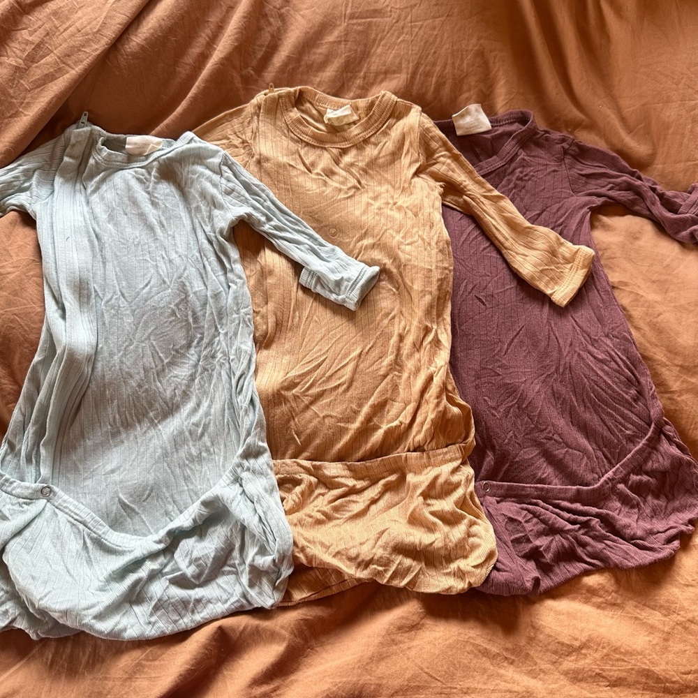 Bundle of 3 Kate Quinn organic newborn-3 month sleep sacks-super soft!EUC